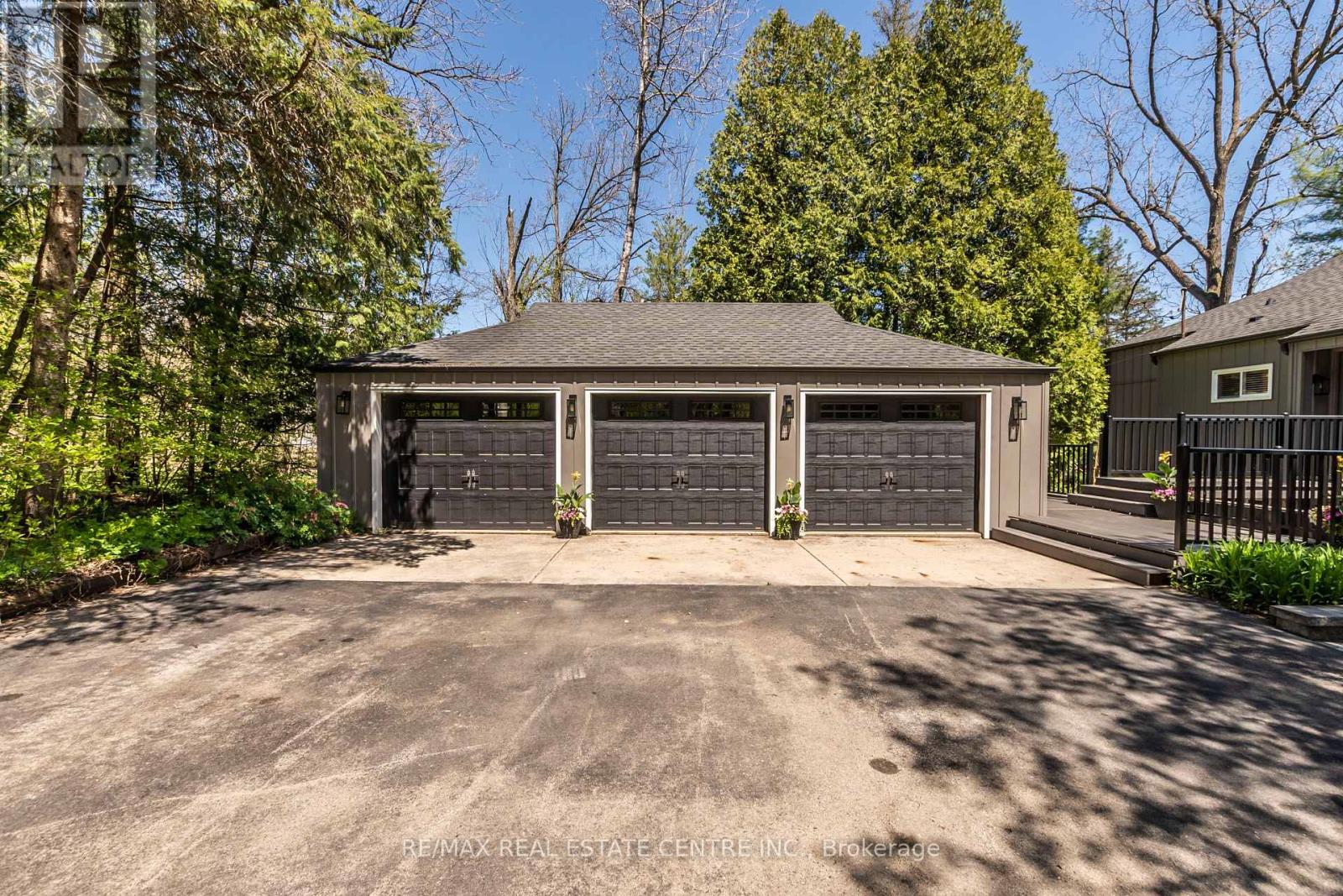 6353 MCNIVEN ROAD
