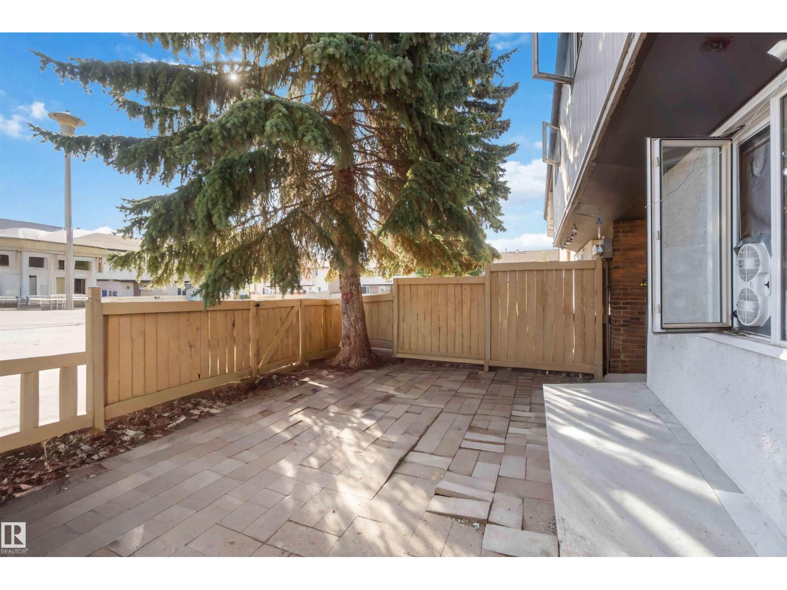 #15 14205 82 ST NW