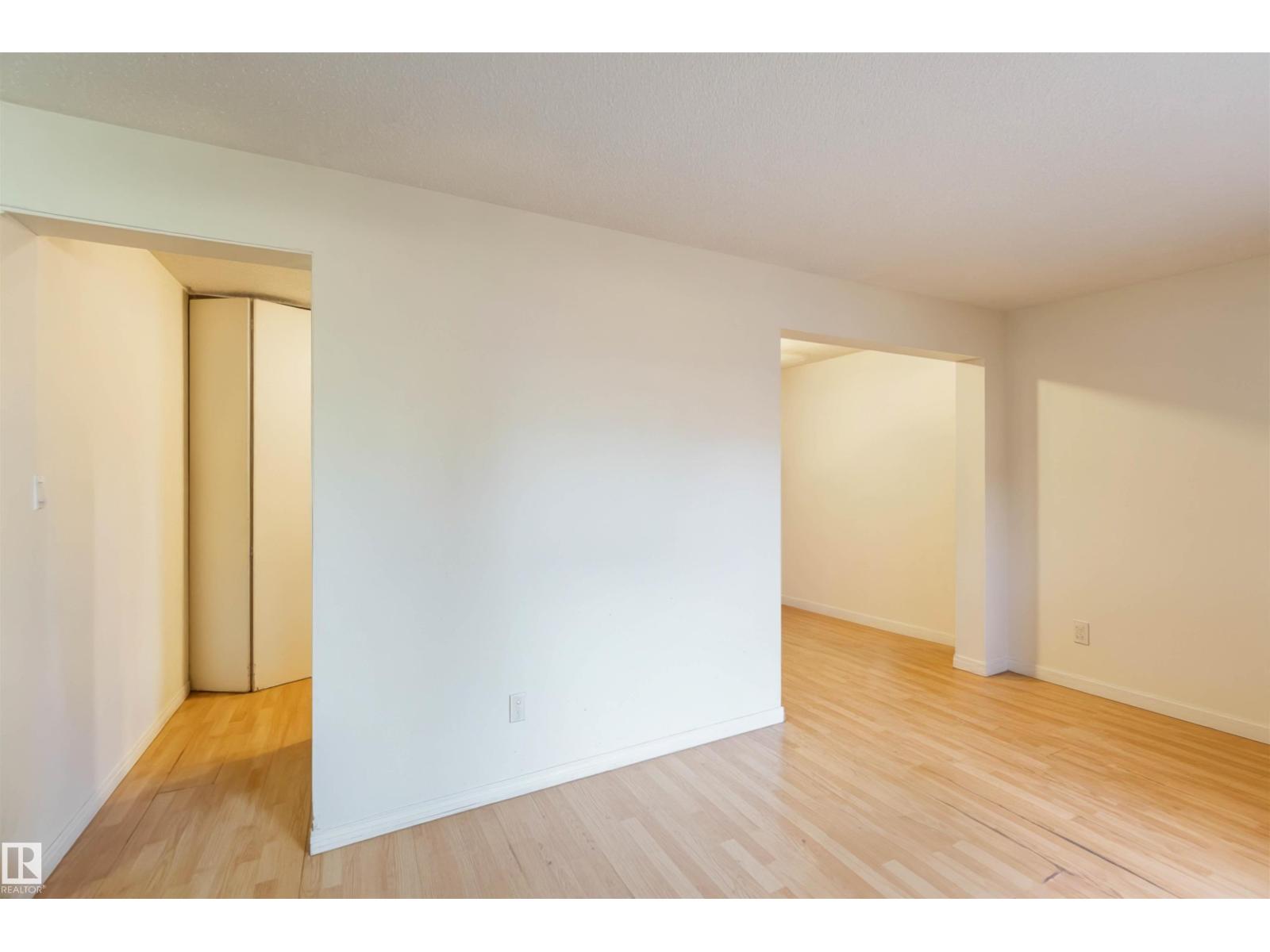 #15 14205 82 ST NW