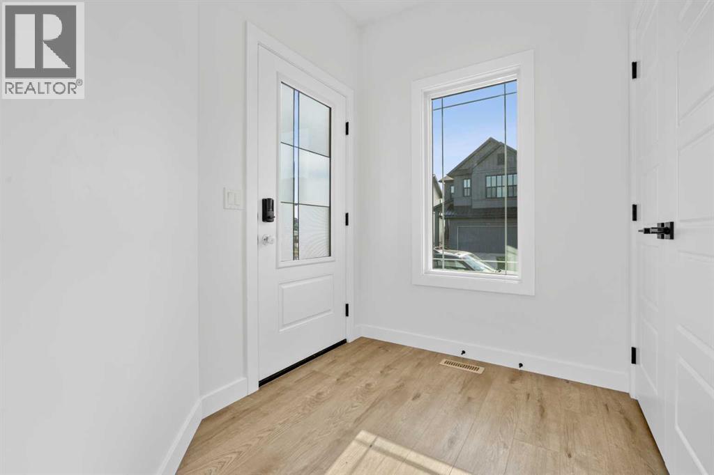 571 Buffaloberry Manor SE