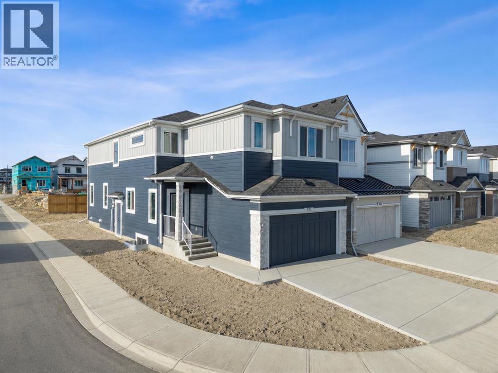 571 Buffaloberry Manor SE