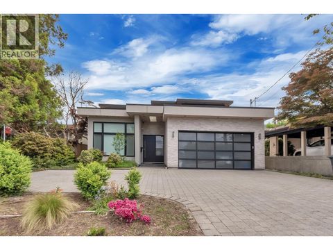 440 W QUEENS ROAD North Vancouver BC V7N2K7