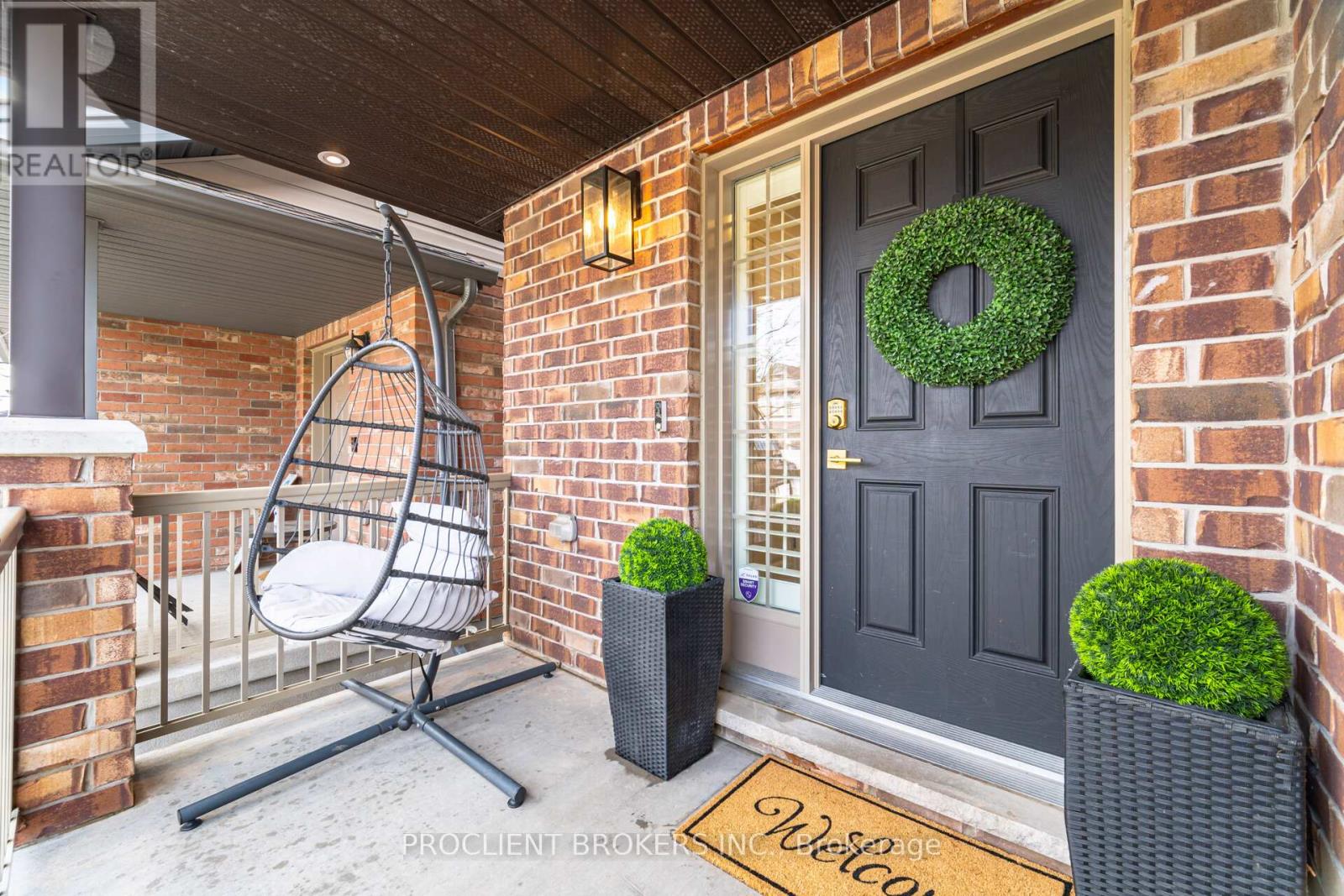 147 COULING CRESCENT