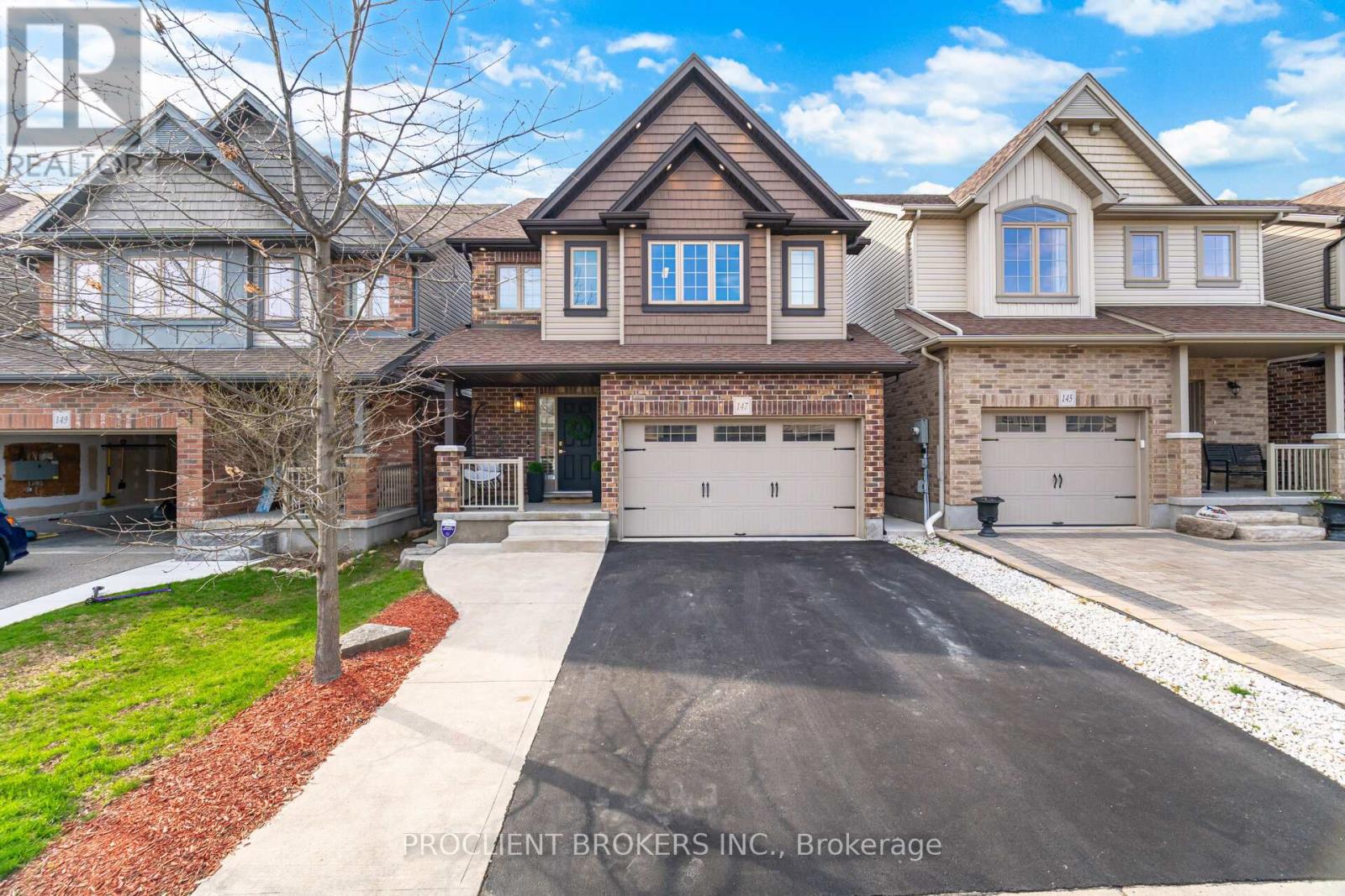 147 COULING CRESCENT