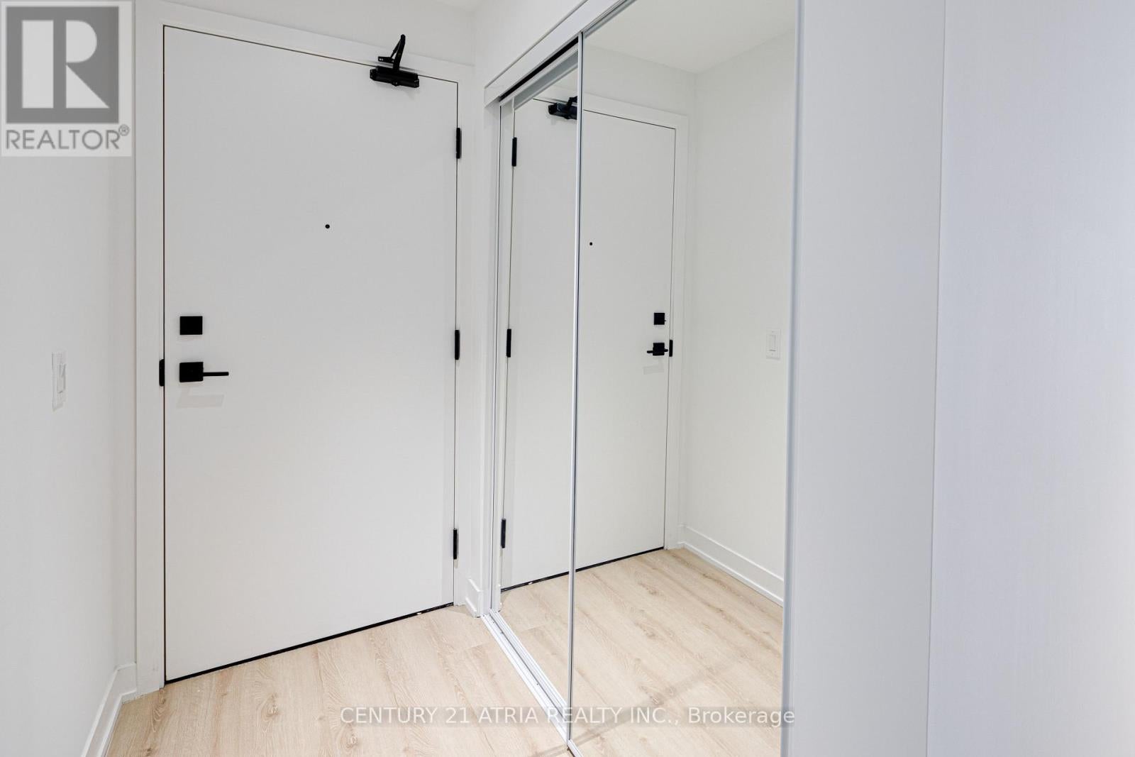 Photo 1 of 21 — 2515 - 319 JARVIS STREET Unit 2515, Toronto (Moss Park), ON M5B0C8