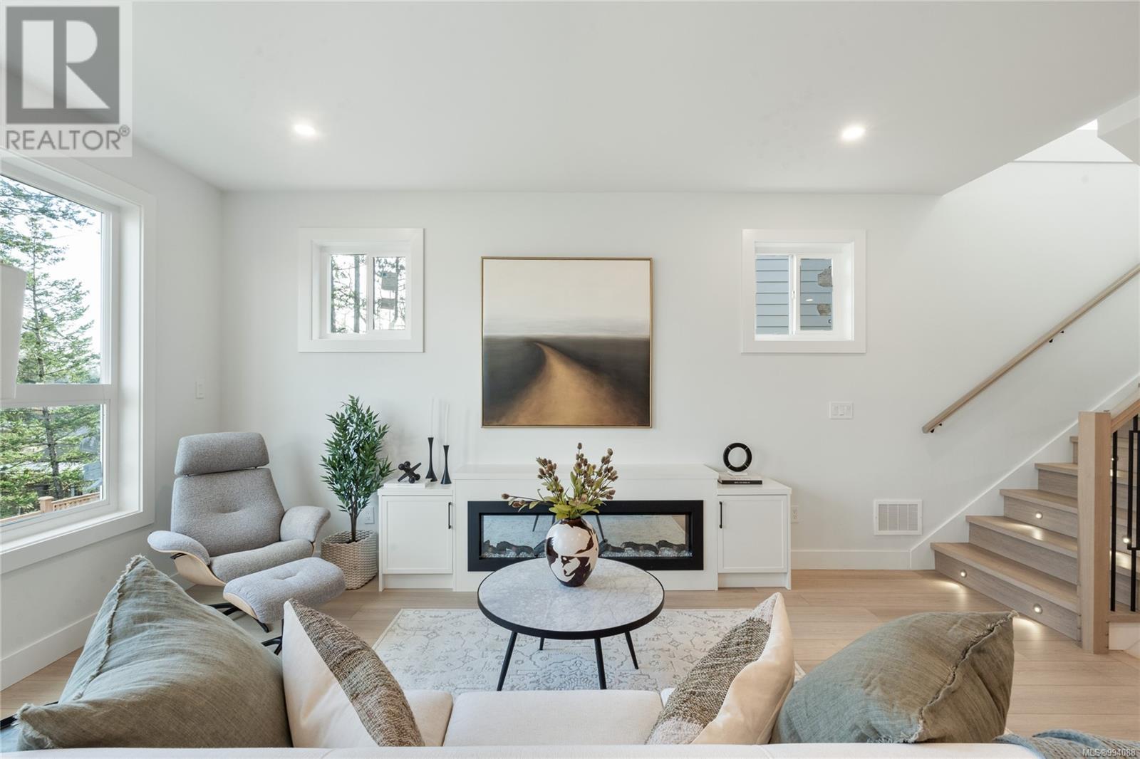 2335 Swallow Pl
