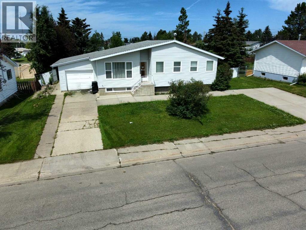 Photo 1 of 50 — 300 Hammond Drive, Fox Creek, AB T0H1P0