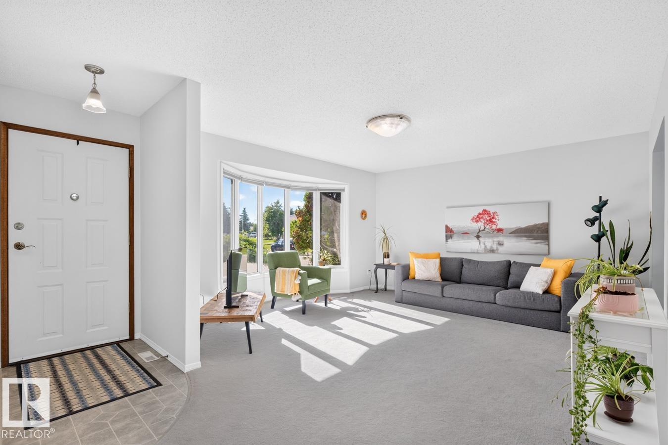 6930 11 AV NW