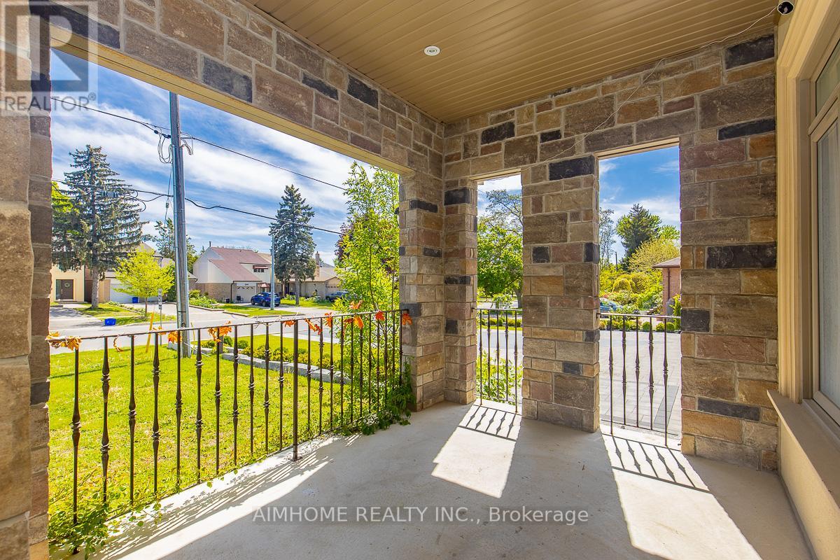 220 WELDRICK ROAD W