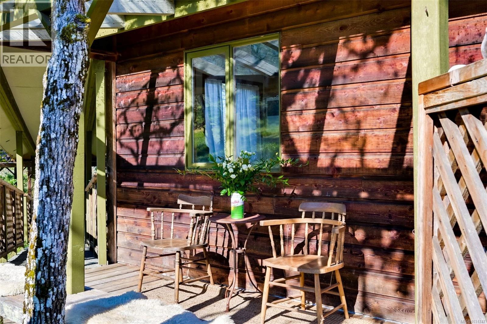 6587 West Saanich Rd