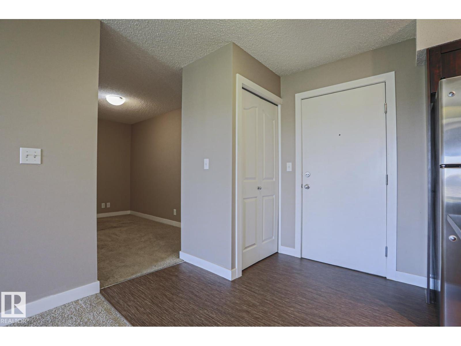 #405 11804 22 AV SW SW