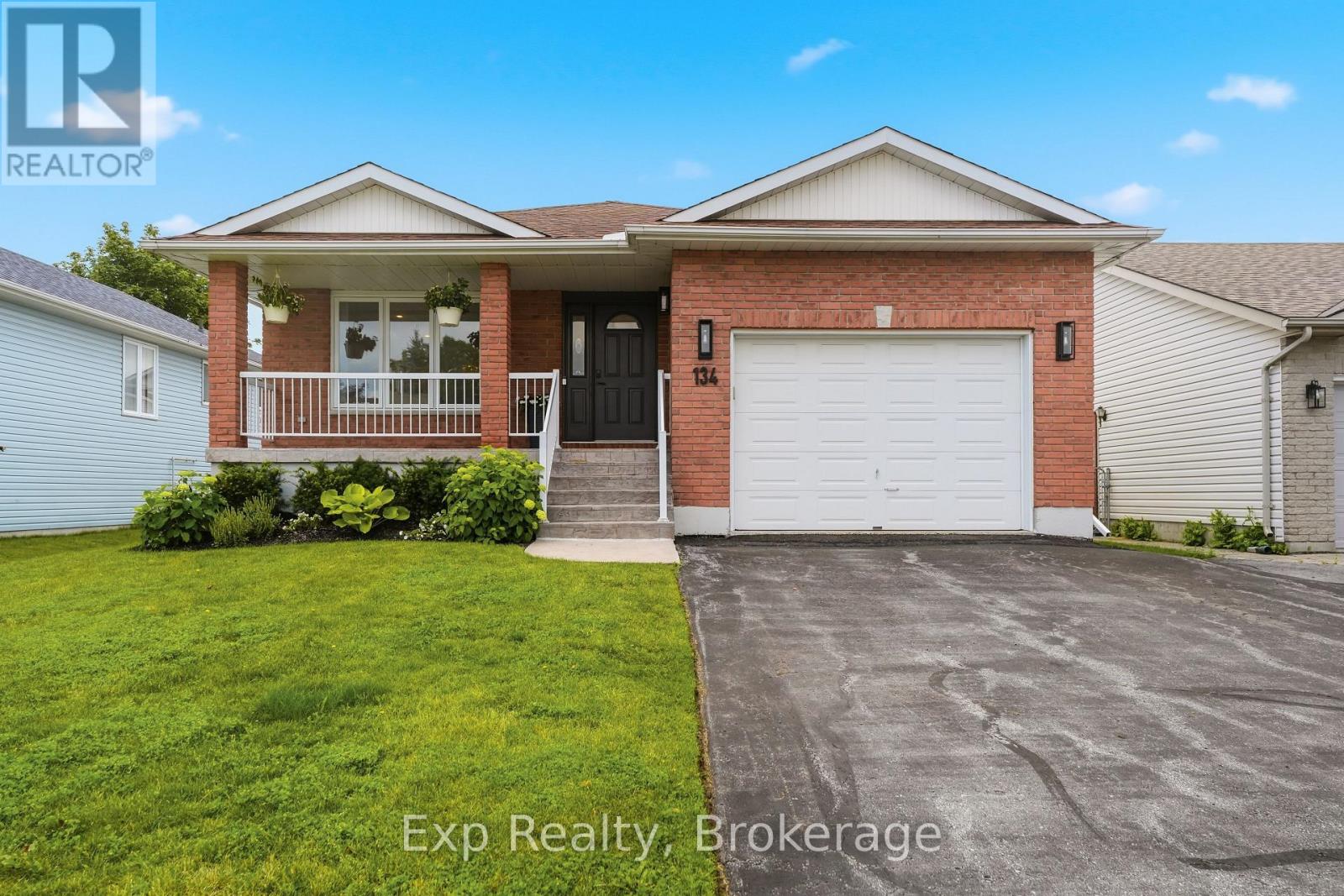 Photo 1 of 50 — 134 FINCH DRIVE, Belleville (Belleville Ward), ON K8P5L4