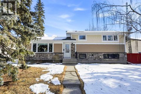 2724 Lougheed Drive SW Calgary AB T3E5T6