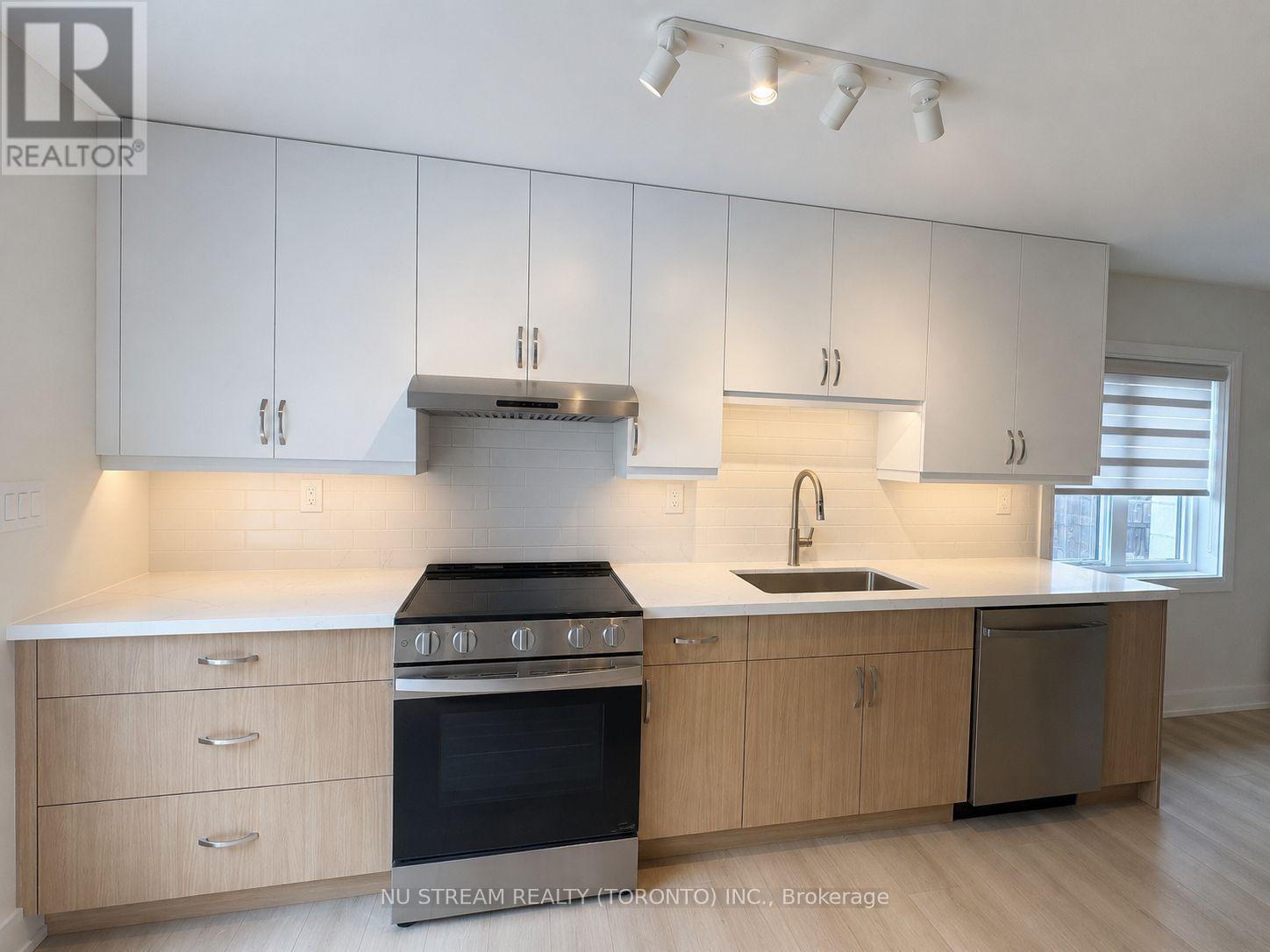 UNIT 2 - 42 BARTLEY DRIVE