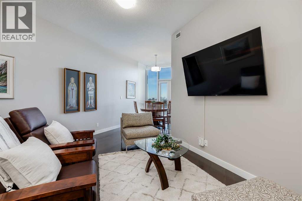 1109, 16 Varsity Estates Circle NW