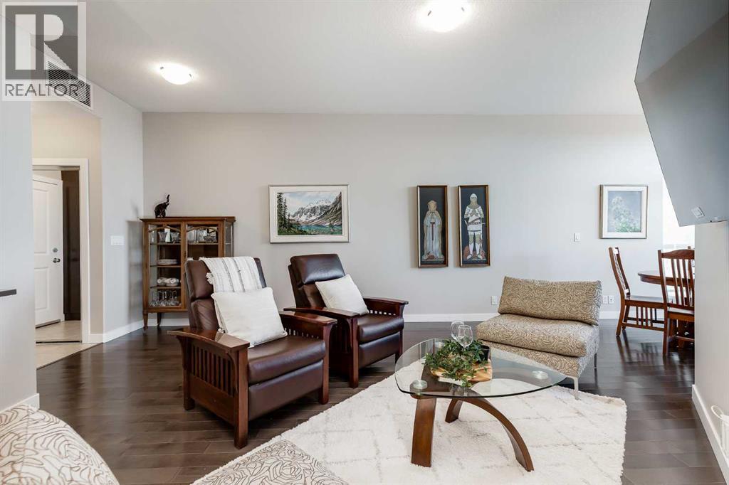 1109, 16 Varsity Estates Circle NW