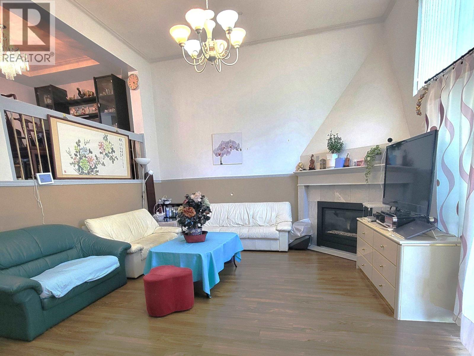 5 8591 BLUNDELL ROAD