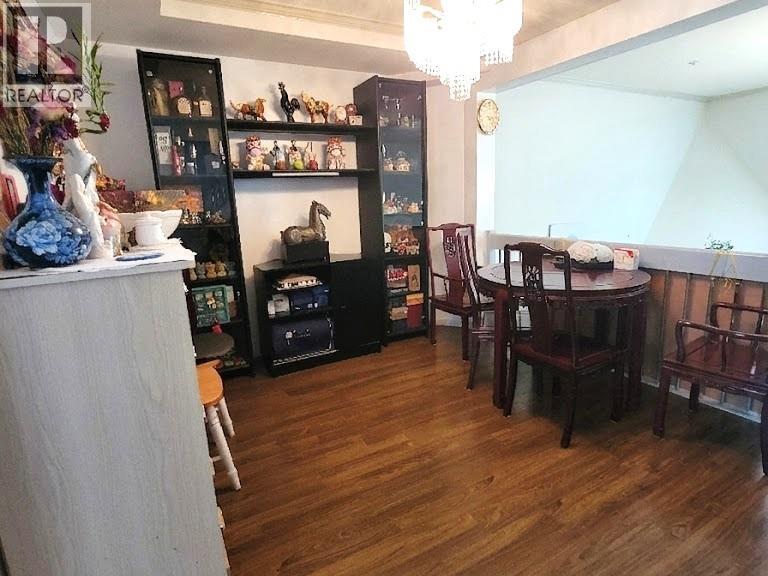 5 8591 BLUNDELL ROAD