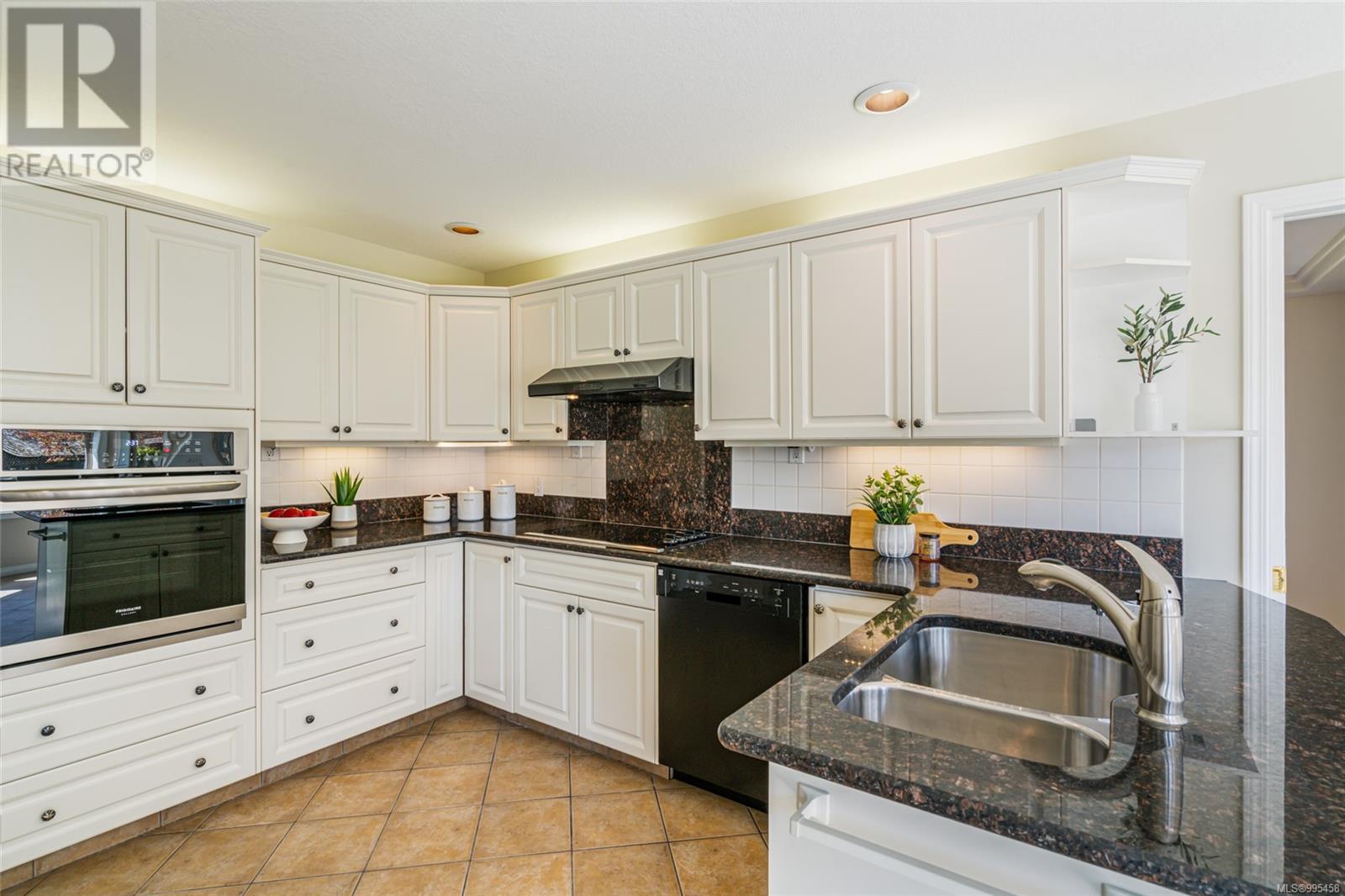 442 Heather Pl