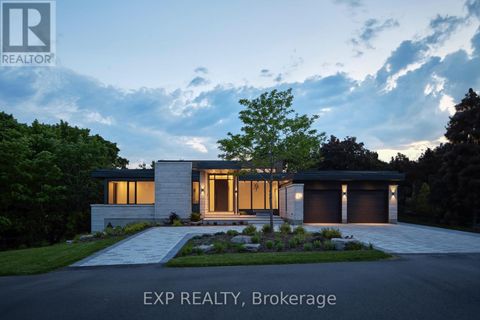 32 CLOVELLY ROAD Ottawa ON K1J6M2