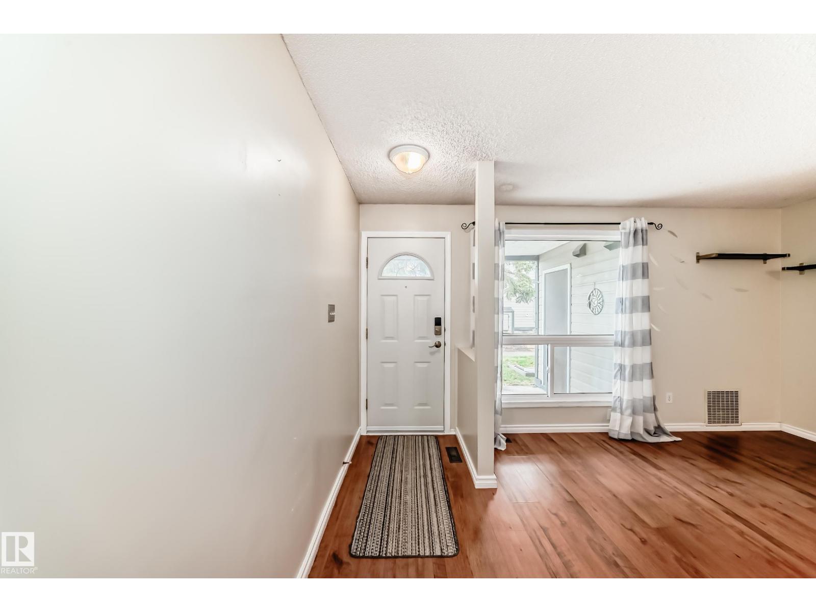 1126 SADDLEBACK RD NW