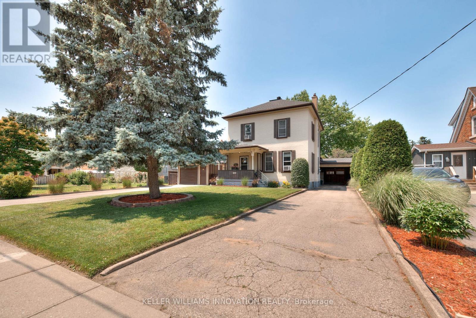 566 DOLPH STREET N