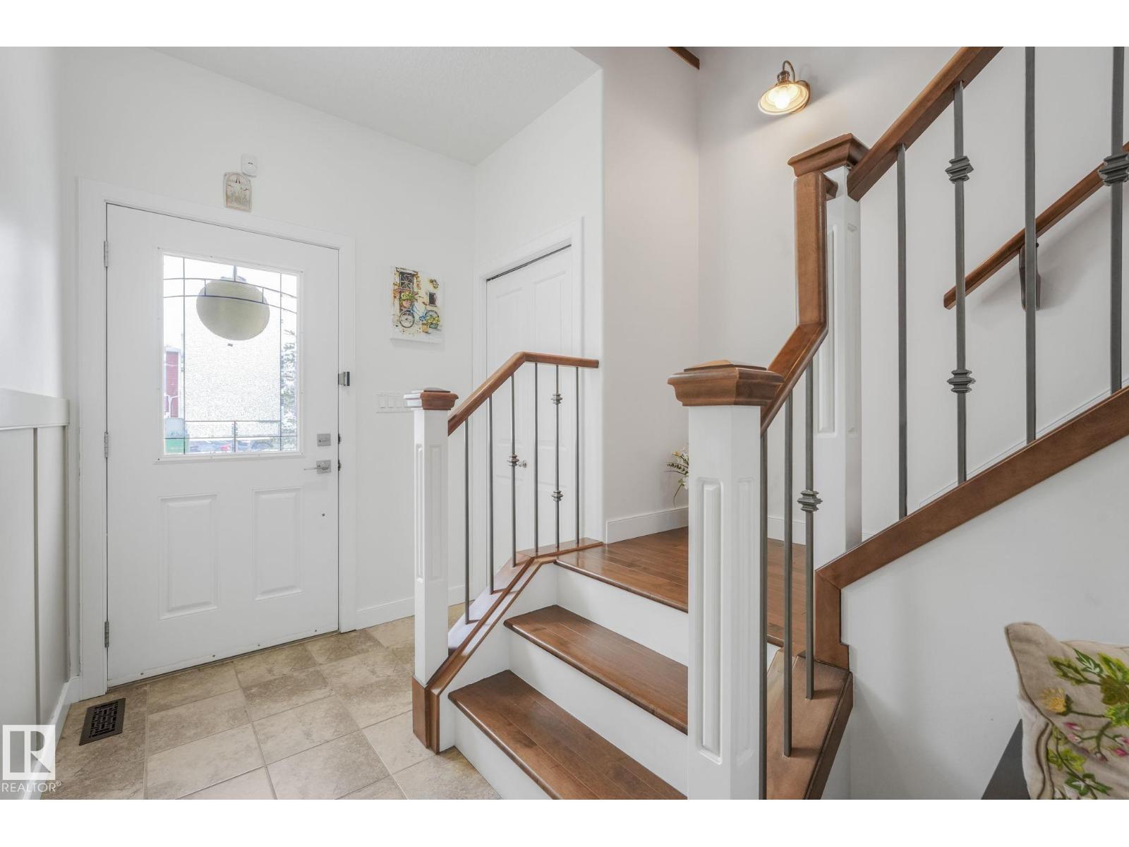 #3 450 MCCONACHIE WY NW