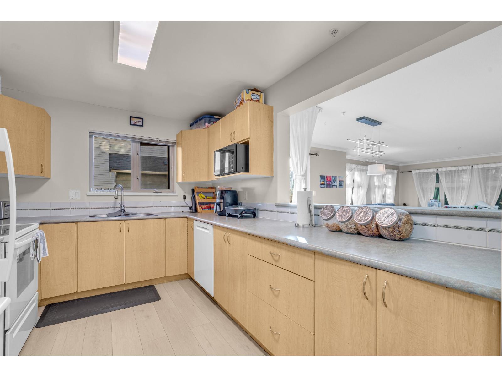 210 15220 GUILDFORD DRIVE