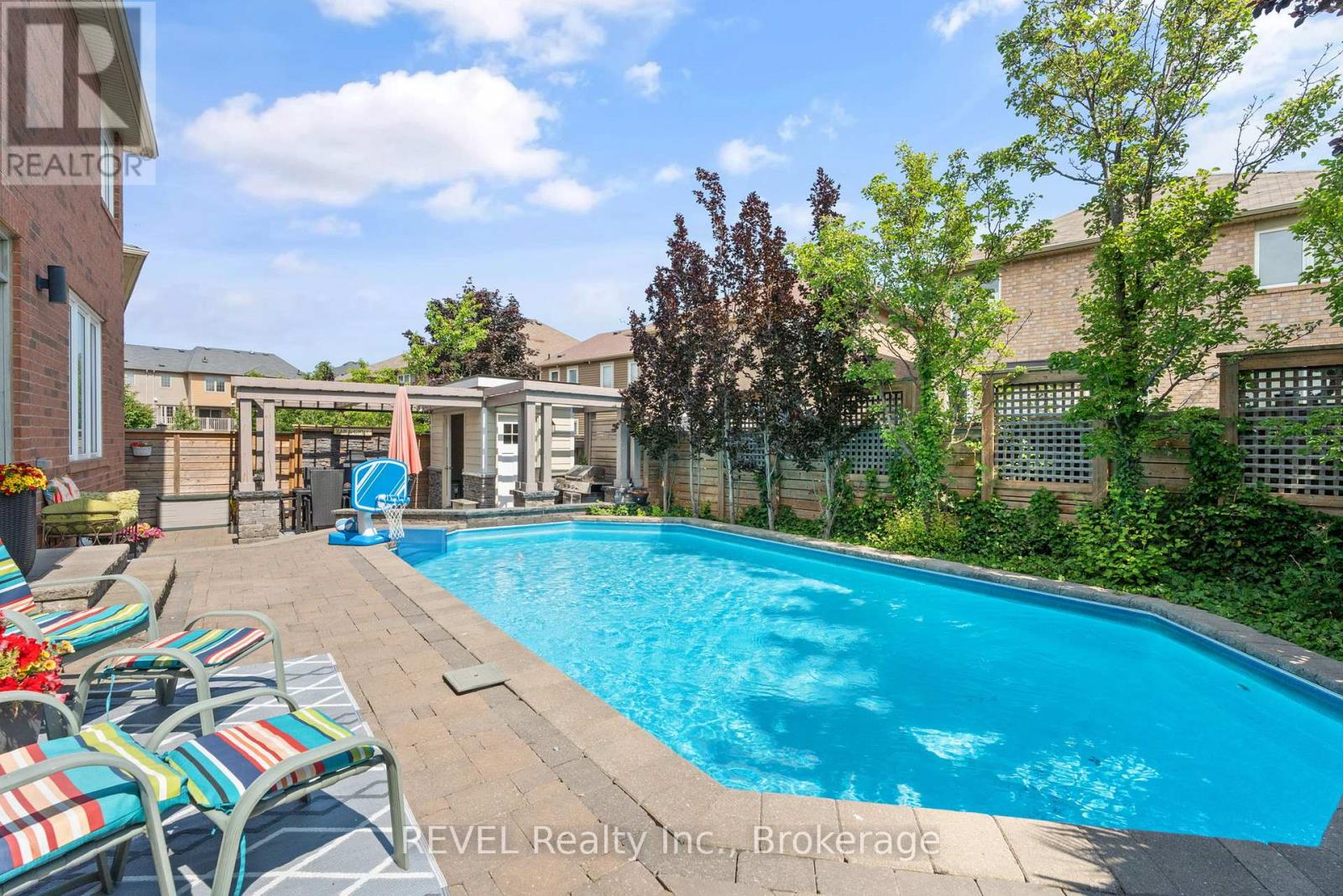 401 SCHREYER CRESCENT