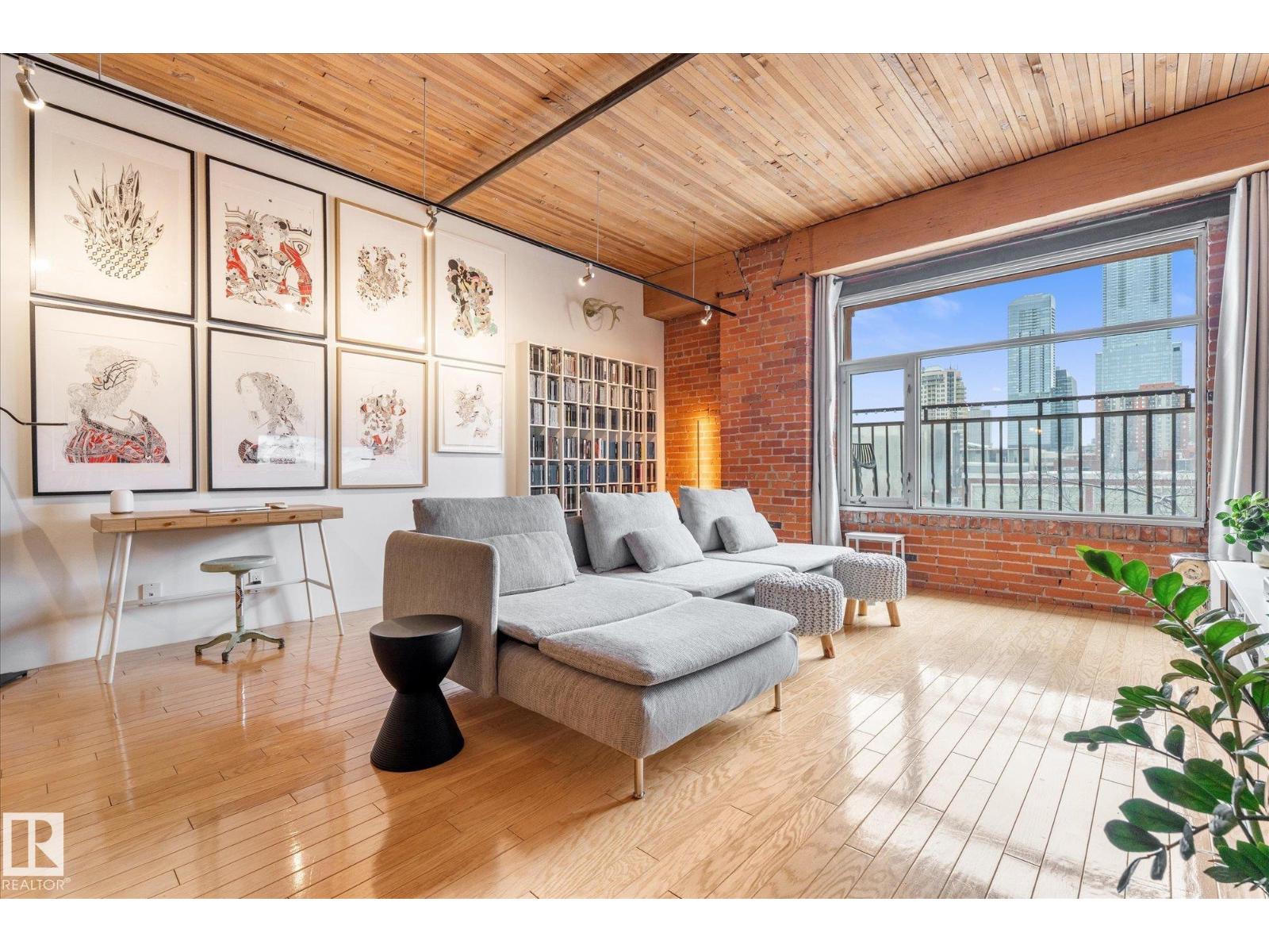 #310 10301 109 ST NW