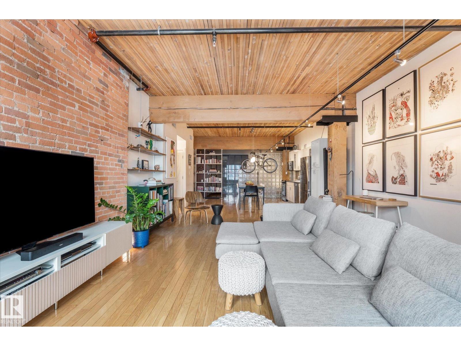 #310 10301 109 ST NW