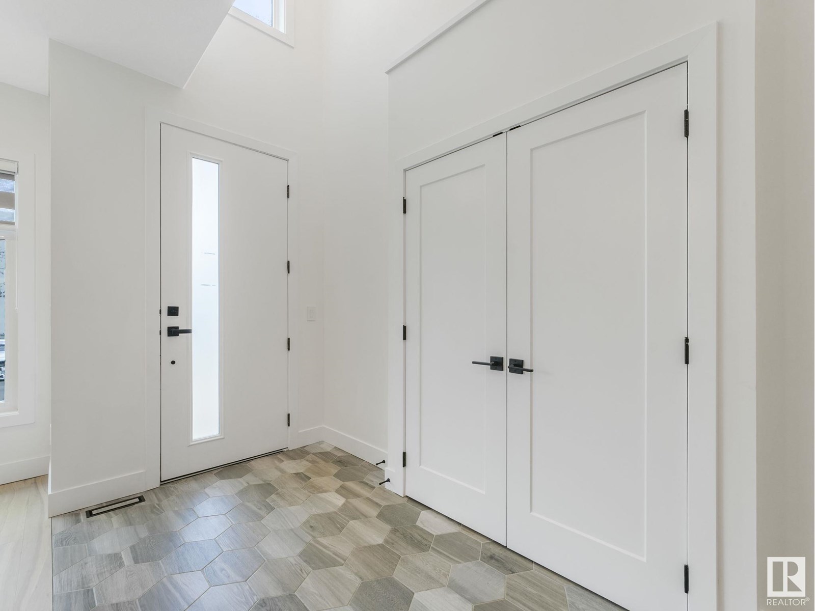10225 146 ST NW