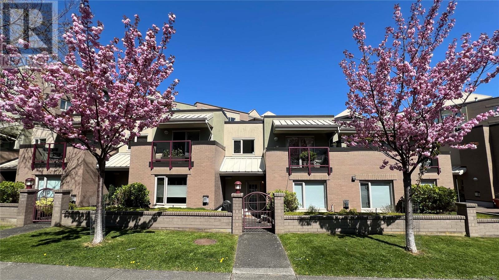4 33 Songhees Rd