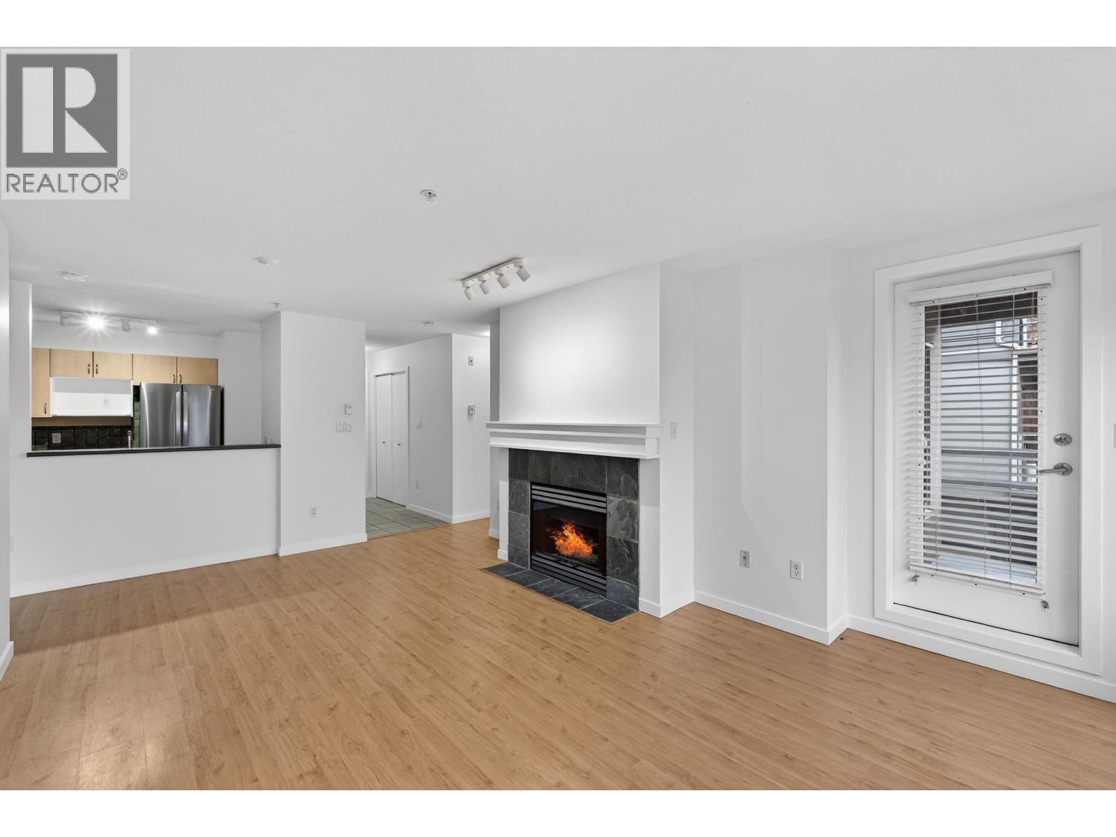 307 3161 W 4TH AVENUE