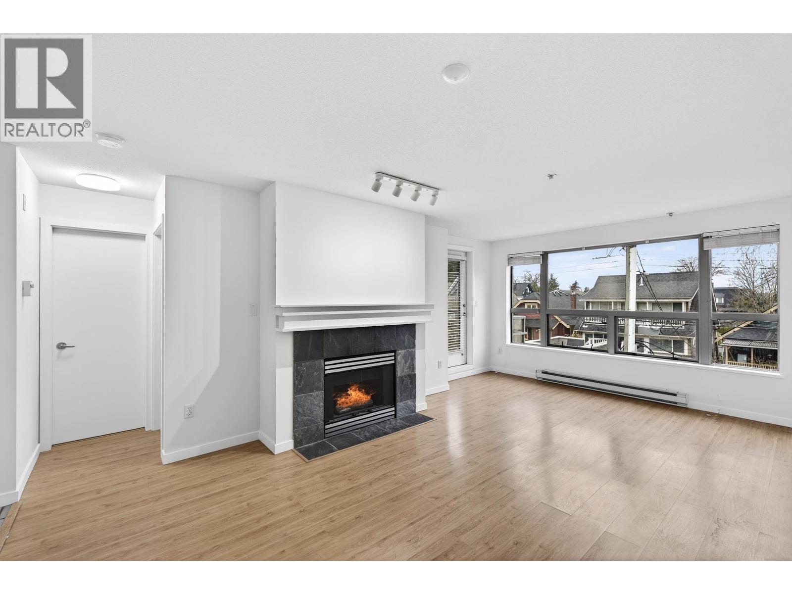 307 3161 W 4TH AVENUE