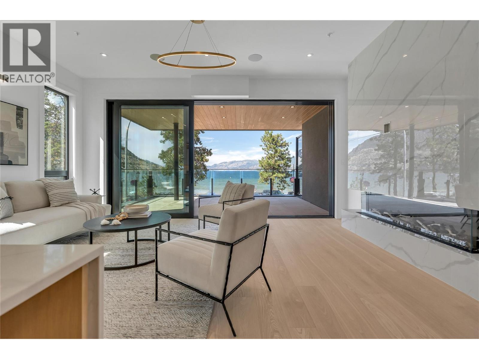 602 Lakeshore Drive Unit# 201