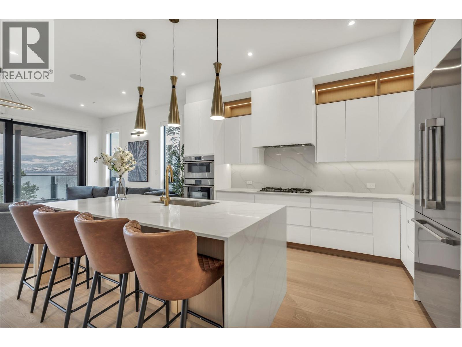 602 Lakeshore Drive Unit# 201