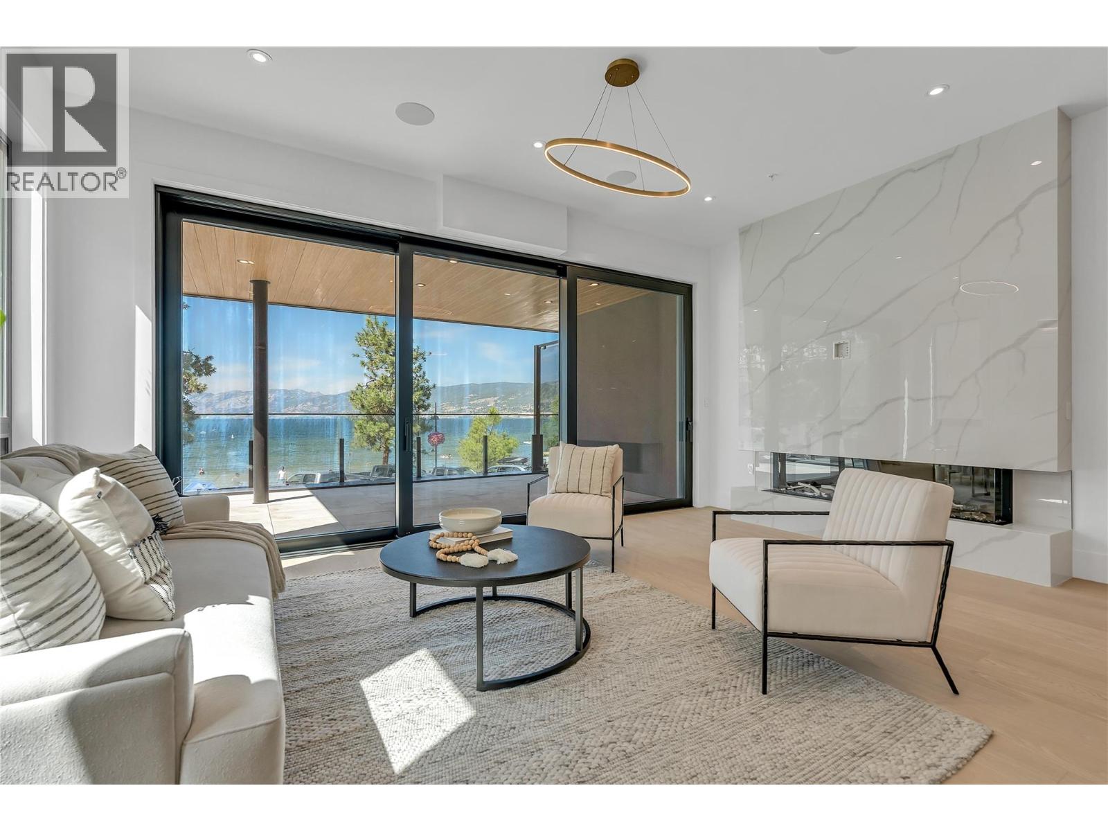 602 Lakeshore Drive Unit# 201