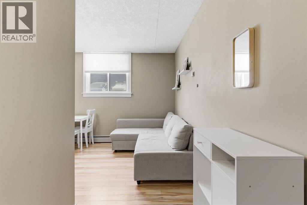 103, 315 9A Street NW