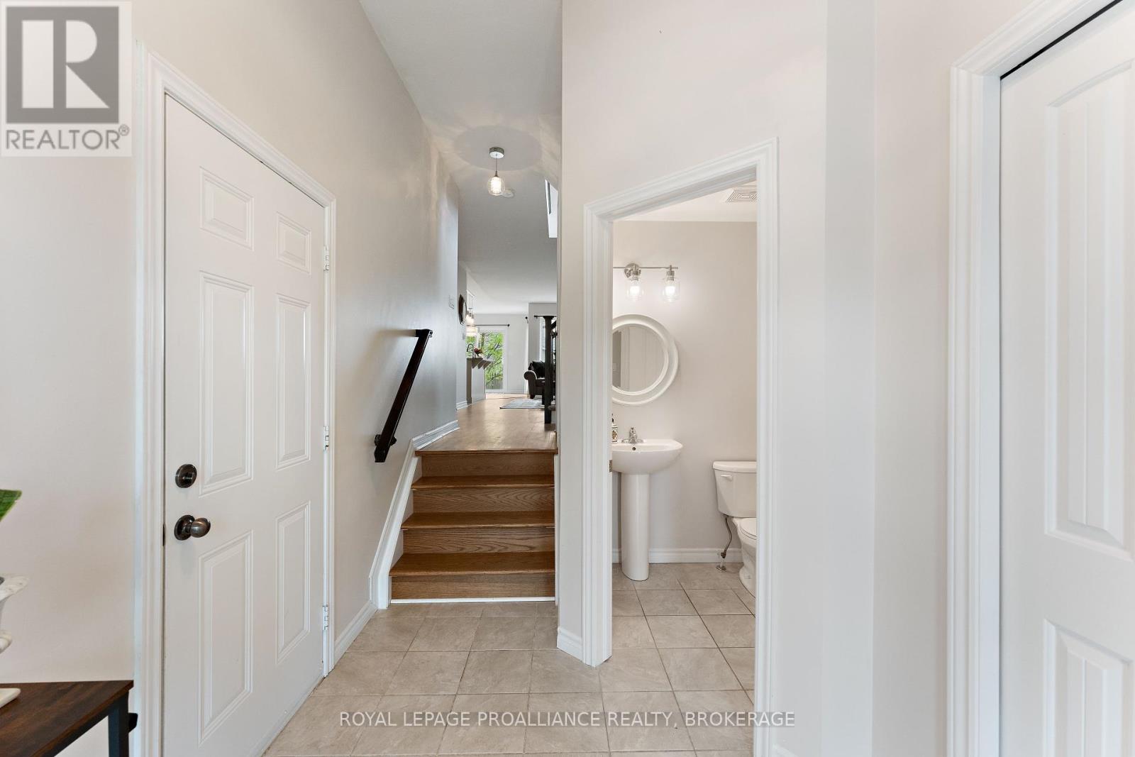 1569 DAVENPORT CRESCENT
