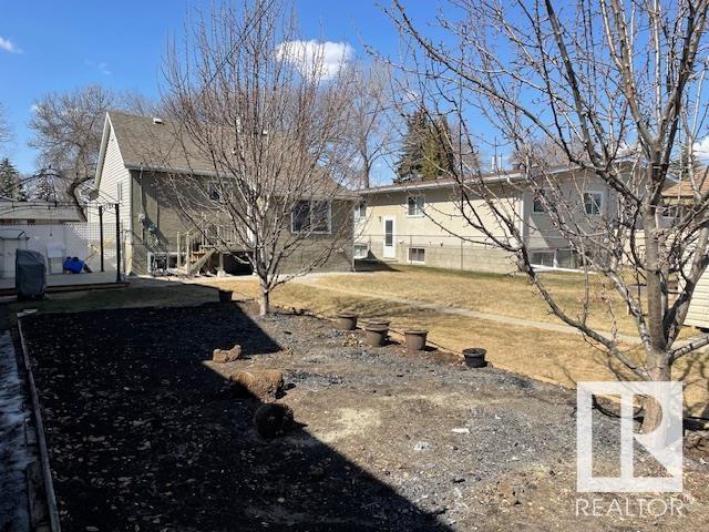 12007 87 ST NW