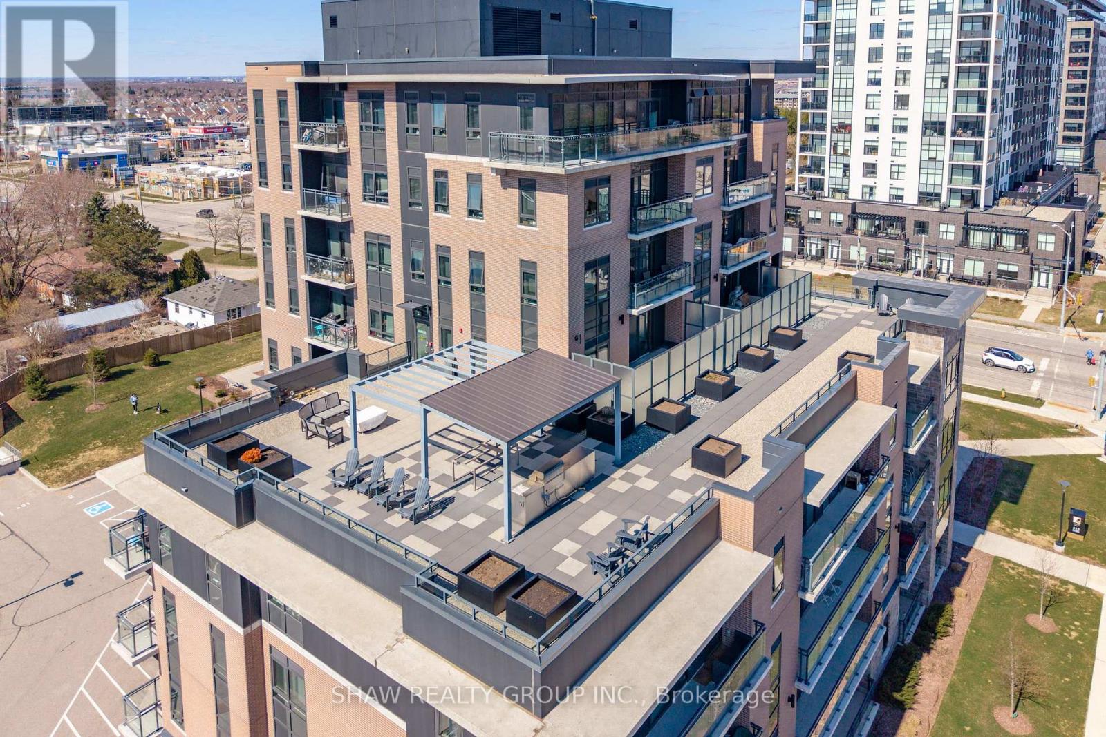 805 - 332 GOSLING GARDENS