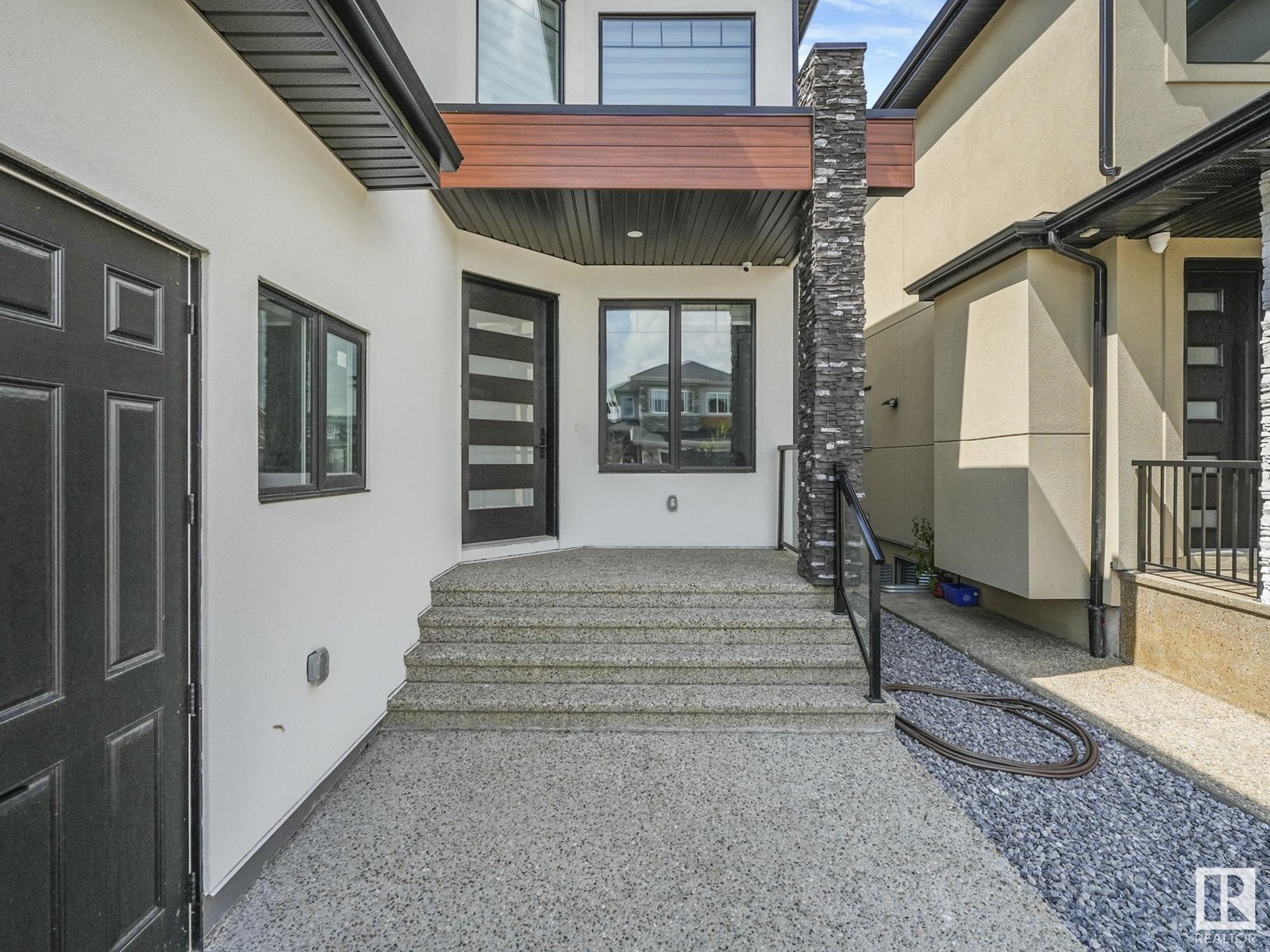 120 38 ST SW SW