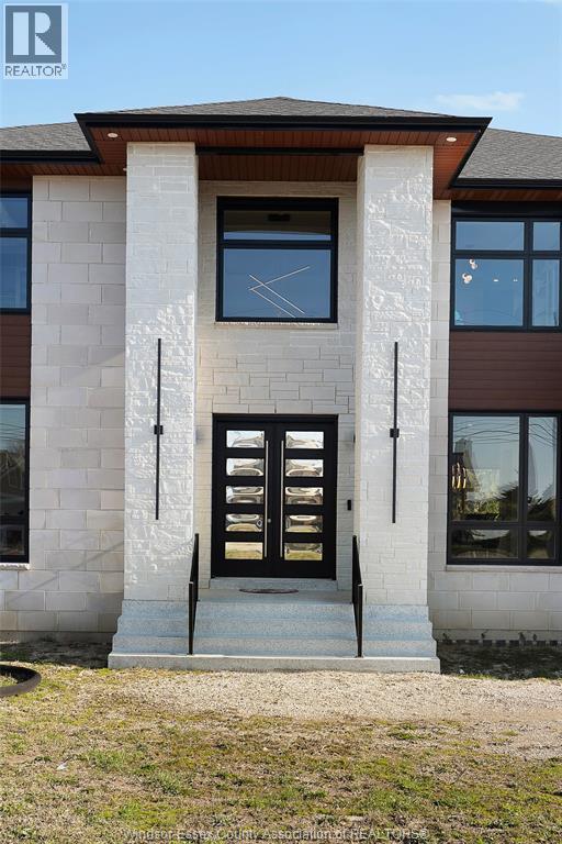 8535 RIVERSIDE DRIVE East