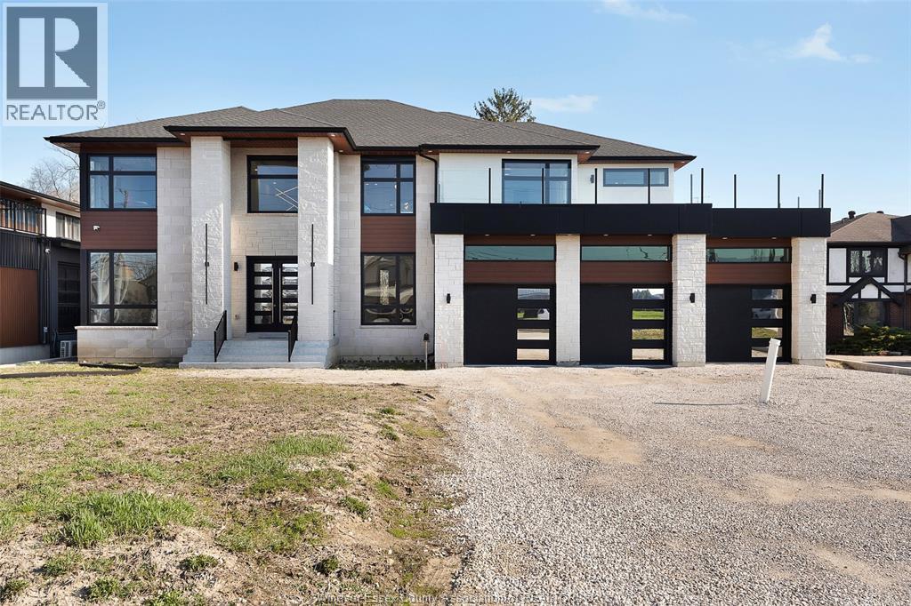 8535 RIVERSIDE DRIVE East