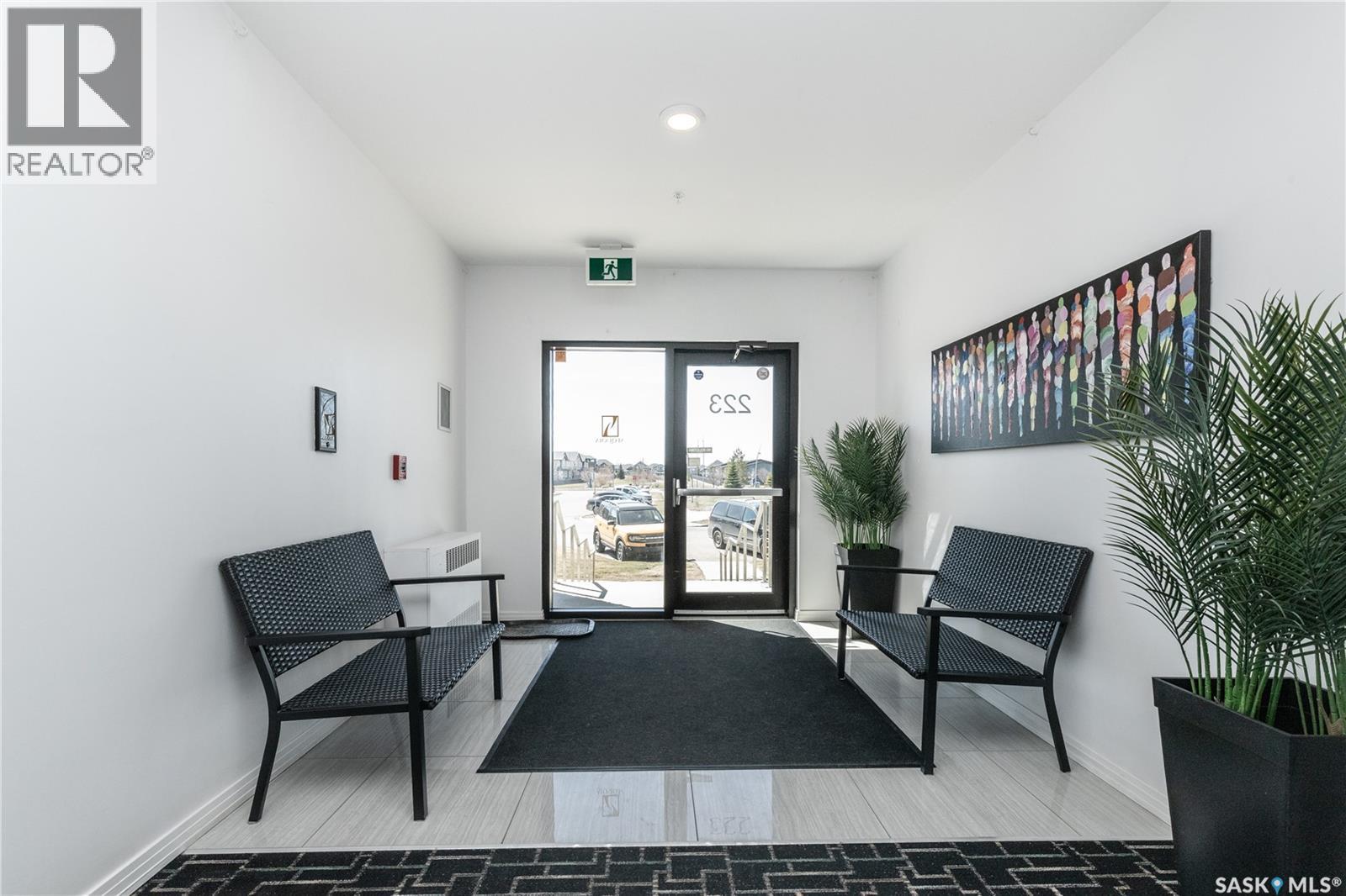 122 223 Evergreen SQUARE