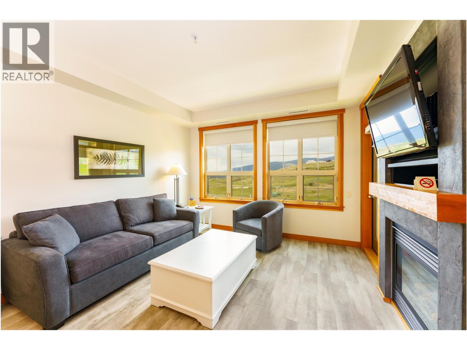 105 Village Centre Court Unit# 324