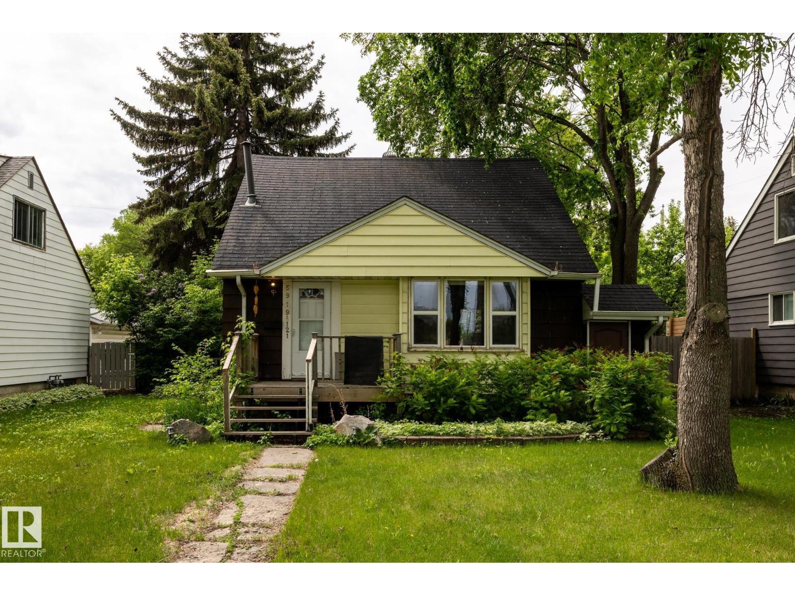 5919 121 AV NW