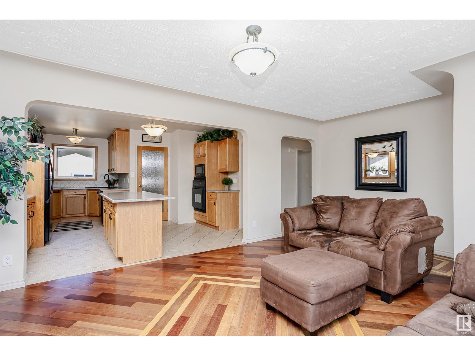 5908 106 AV NW