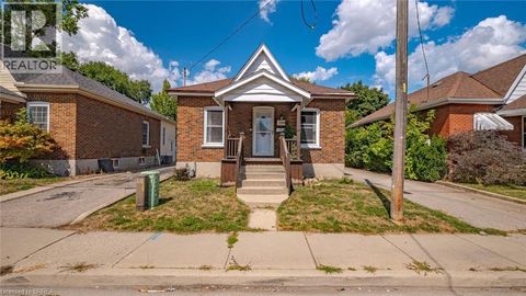 35 SALISBURY Avenue Brantford ON N3S1M6